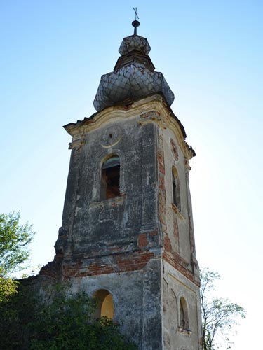 Foto Garbou, burgul, biserica (c) Lucian Petru Goja